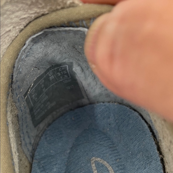 NEW! Clark’s Privo P-Berry Perforated Leather Loafers. 5M. - Picture 2 of 11